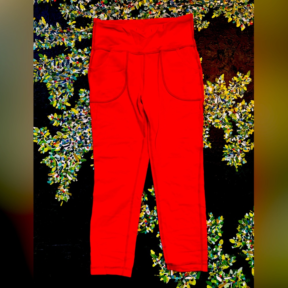 LULULEMON cropped joggers